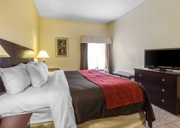 Comfort Inn & Suites Thomson hotel thumbnail 7