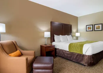 Comfort Inn & Suites Griffin North hotel thumbnail 8
