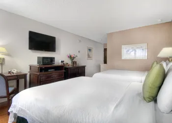 Days Inn & Suites by Wyndham Mountain View hotel thumbnail 6