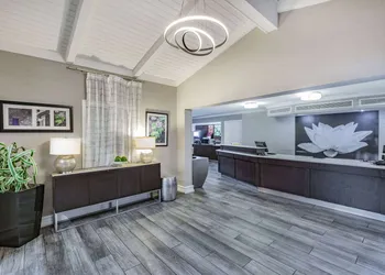 La Quinta Inn by Wyndham Laredo I-35 hotel thumbnail 3