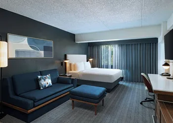 Courtyard Marriott Laredo hotel thumbnail 5