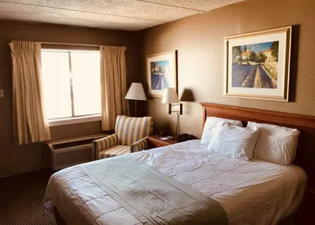 Americas Best Value Inn Laredo hotel thumbnail 6