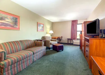 Baymont by Wyndham Amarillo East hotel thumbnail 6
