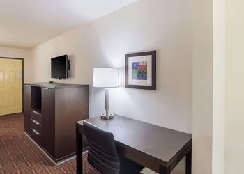 Quality Inn Amarillo East hotel thumbnail 5