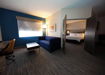 Holiday Inn Express Hotel & Suites Canyon by IHG hotel thumbnail 6
