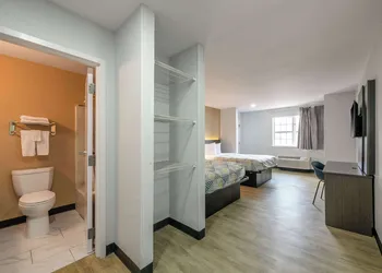 Motel 6 Columbus, GA – Columbus Airport hotel thumbnail 6