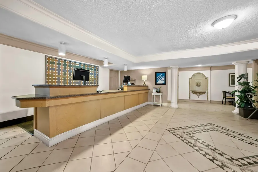 Howard Johnson by Wyndham Columbus Fort Benning hotel detail image 2