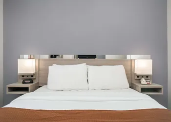 Microtel Inn & Suites by Wyndham Rochester North Mayo Clinic hotel thumbnail 6