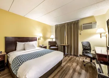 Econo Lodge Mayo Clinic Area hotel thumbnail 7