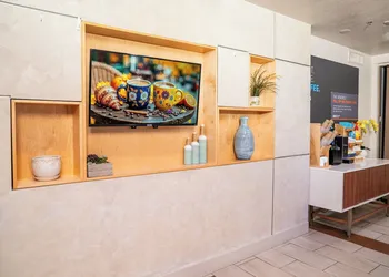 Holiday Inn Express Hotel & Suites Hesperia by IHG hotel thumbnail 5