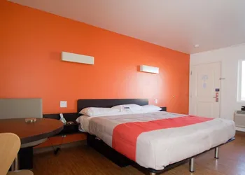 Motel 6 Victorville - Desert Express hotel thumbnail 3