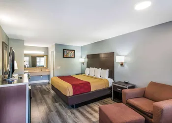 Econo Lodge Hesperia - Victorville I-15 hotel thumbnail 8