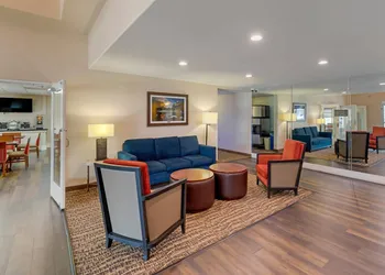 Comfort Suites Victorville-Hesperia hotel thumbnail 2