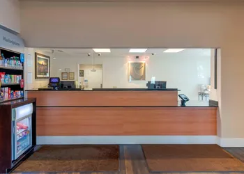 Comfort Suites Victorville-Hesperia hotel thumbnail 5