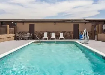 Tri City Inn hotel thumbnail 6