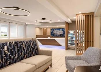 Holiday Inn Express Bowling Green by IHG hotel thumbnail 2
