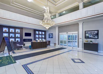 La Quinta Inn & Suites by Wyndham Bowling Green hotel thumbnail 5