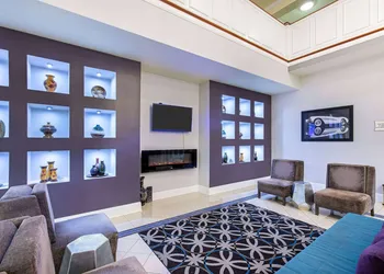 La Quinta Inn & Suites by Wyndham Bowling Green hotel thumbnail 7
