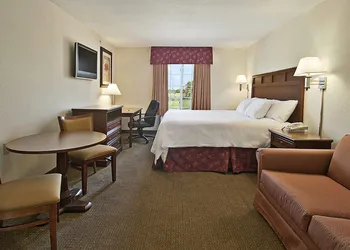 Super 8 by Wyndham Bowling Green North hotel thumbnail 3
