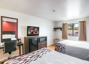 Red Roof Inn Palmdale - Lancaster hotel thumbnail 7