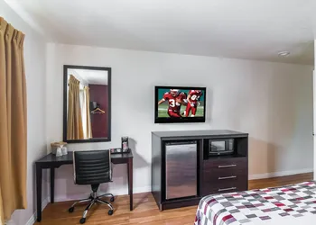 Red Roof Inn Palmdale - Lancaster hotel thumbnail 8