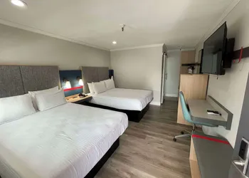 The Midtowner Hotel, SureStay Collection by Best Western hotel thumbnail 3