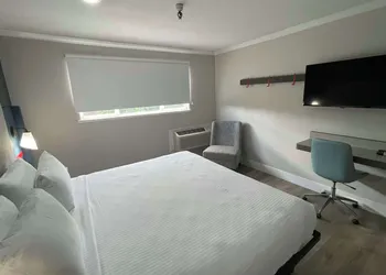 The Midtowner Hotel, SureStay Collection by Best Western hotel thumbnail 7