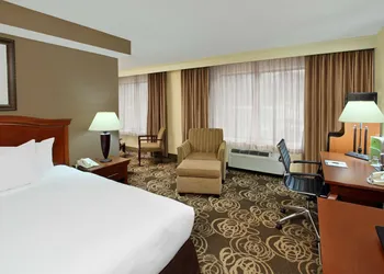 DoubleTree by Hilton Mahwah hotel thumbnail 4
