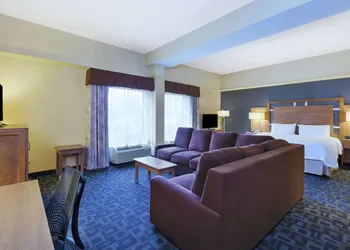 Hampton Inn Clinton hotel thumbnail 6