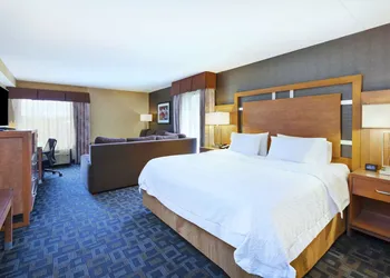 Hampton Inn Clinton hotel thumbnail 7