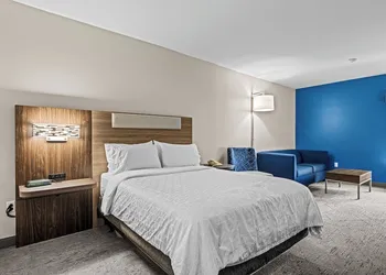 Holiday Inn Express Hotel & Suites Carneys Point by IHG hotel thumbnail 6