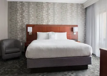 Courtyard by Marriott Mahwah hotel thumbnail 8