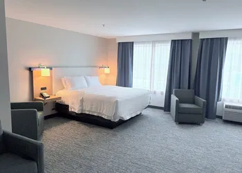 Garner Hotel Mahwah by IHG hotel thumbnail 8
