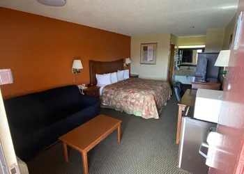 Rodeway Inn Baxley hotel thumbnail 3