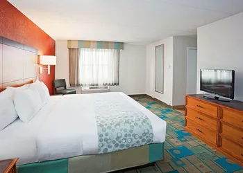 Norwood Inn & Suites Merrillville hotel thumbnail 6
