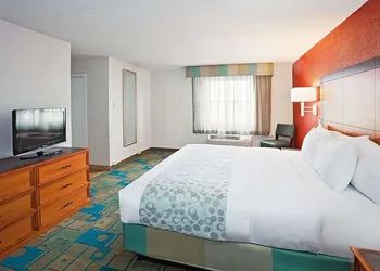 Norwood Inn & Suites Merrillville hotel thumbnail 7