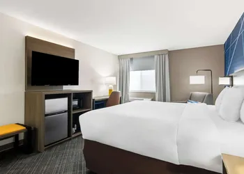 Comfort Inn Schereville hotel thumbnail 8