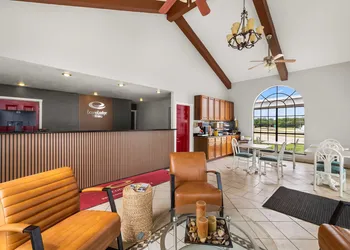 Econo Lodge Belton hotel thumbnail 3