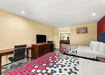 Econo Lodge Belton hotel thumbnail 8