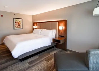 Holiday Inn Express & Suites Schererville by IHG hotel thumbnail 4
