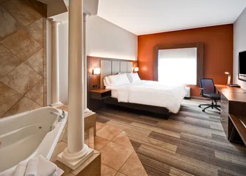 Holiday Inn Express & Suites Schererville by IHG hotel thumbnail 7