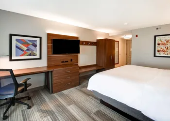 Holiday Inn Express & Suites Schererville by IHG hotel thumbnail 8