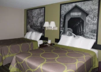 Super 8 by Wyndham Michigan City hotel thumbnail 8