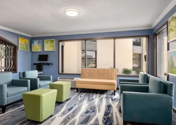 Days Inn & Suites by Wyndham Merrillville hotel thumbnail 2