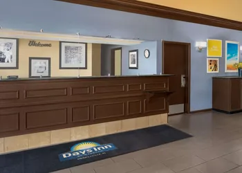 Days Inn & Suites by Wyndham Merrillville hotel thumbnail 4