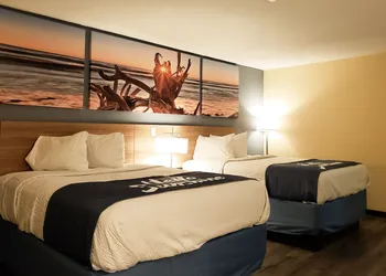 Days Inn & Suites by Wyndham Merrillville hotel thumbnail 7
