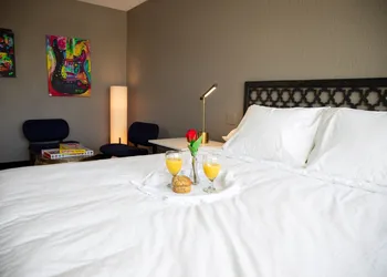 The Highlander Hotel Iowa City, an Ascend Collection Hotel hotel thumbnail 6