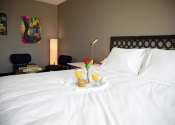 The Highlander Hotel Iowa City, an Ascend Collection Hotel hotel thumbnail 6