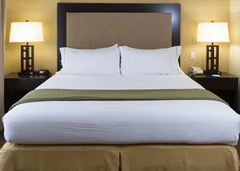 Holiday Inn Express & Suites Jacksonville Airport by IHG hotel thumbnail 3