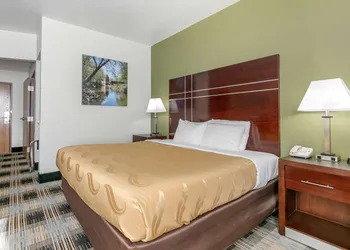 Quality Inn Cape Girardeau North hotel thumbnail 5